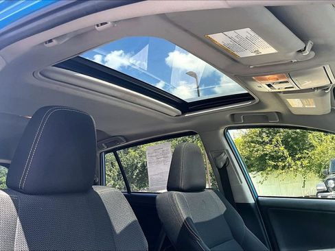 Used 2018 Toyota RAV4 XLE FWD image 23