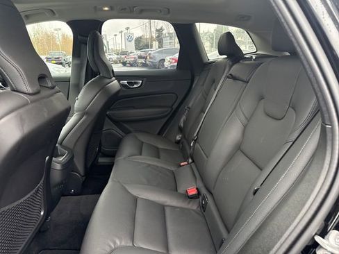 Used 2025 Volvo XC60 B5 Plus AWD/4WD image 19
