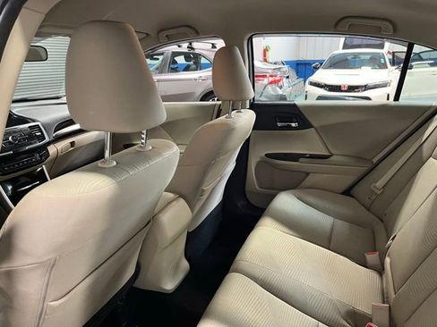 Used 2016 Honda Accord LX image 16