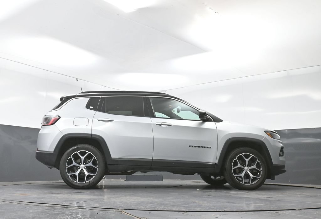 Used 2024 Jeep Compass Limited AWD/4WD image 48