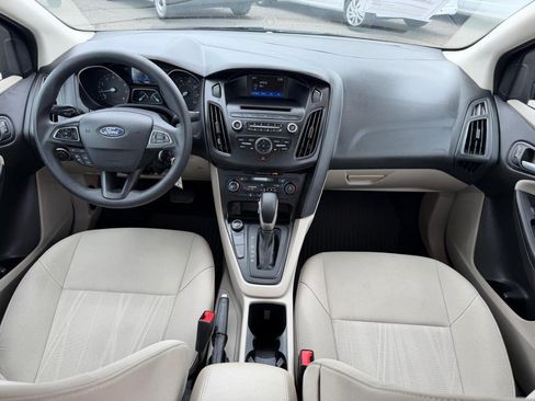 Used 2017 Ford Focus SE FWD image 23