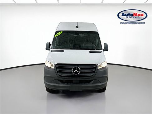 Used 2025 Mercedes-Benz Sprinter 2500 image 7