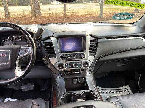 Used 2018 GMC Yukon SLT w/ Premium Edition image 11