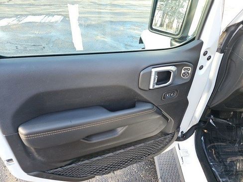 Used 2021 Jeep Wrangler Unlimited Sahara image 21