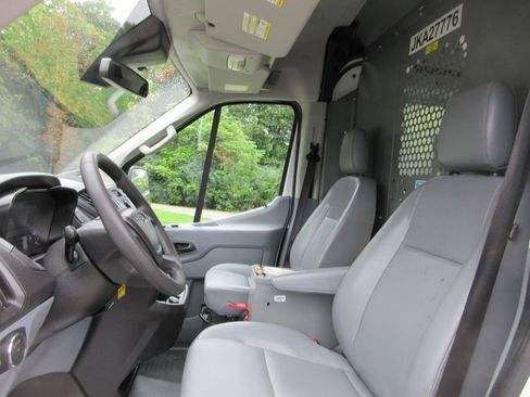 Used 2018 Ford Transit 350 148 Medium Roof RWD image 28
