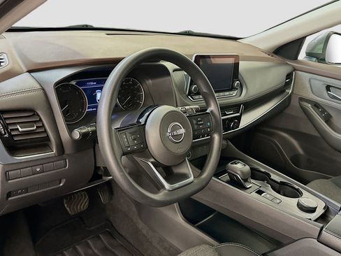 Used 2023 Nissan Rogue SV image 18