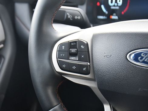 Used 2025 Ford Explorer Active image 34