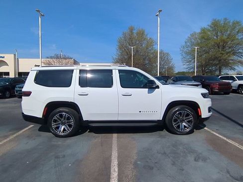 Certified 2023 Jeep Wagoneer 4WD w/ Premium Group I image 6