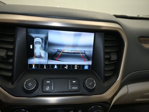 Used 2022 GMC Acadia Denali w/ Denali Technology Package image 16