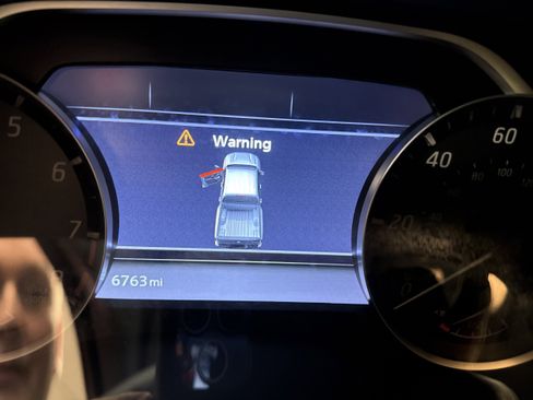 Used 2024 Nissan Frontier SV w/ Technology Package image 5