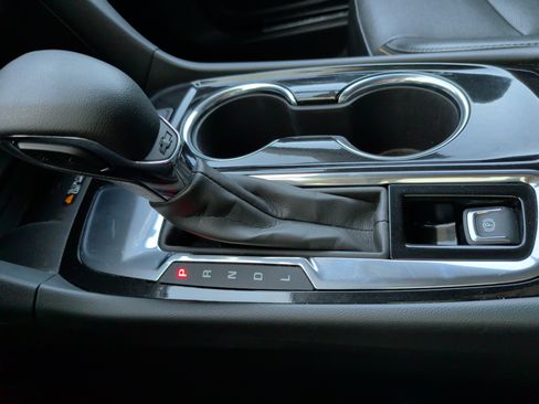 Used 2023 Chevrolet Equinox Premier image 20