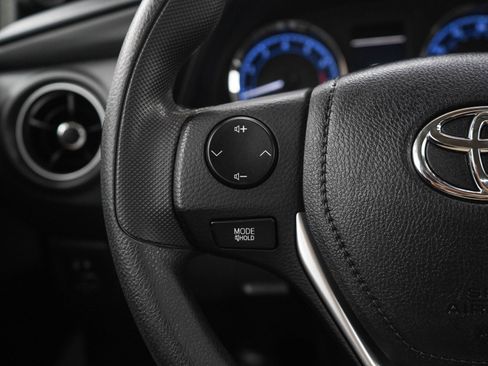 Used 2018 Toyota Corolla LE FWD image 23