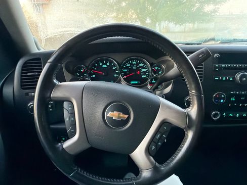 Used 2014 Chevrolet Silverado 2500 LT w/ Custom Sport Truck Package AWD/4WD image 22