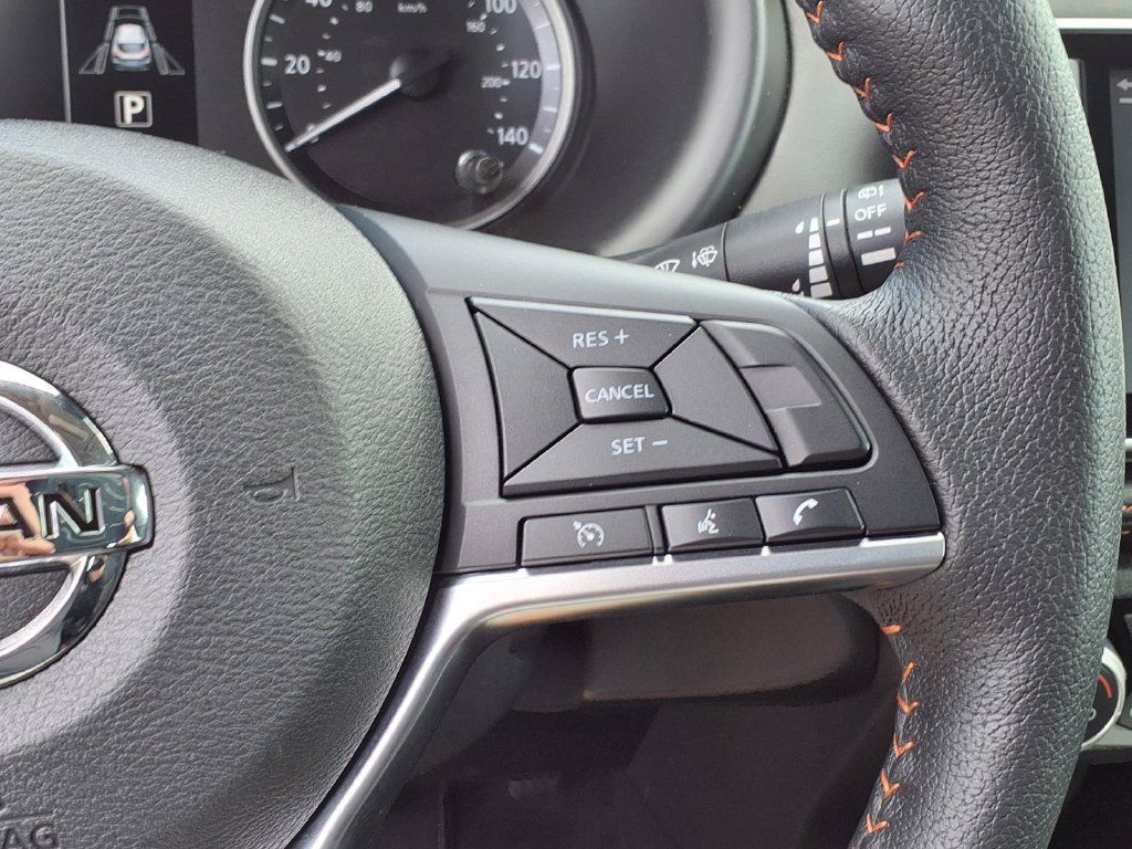 Used 2020 Nissan Kicks SR w/ SR Premium Package FWD image 31