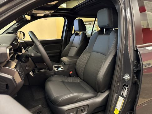 Used 2026 Toyota 4Runner TRD Off-Road Premium AWD/4WD image 7