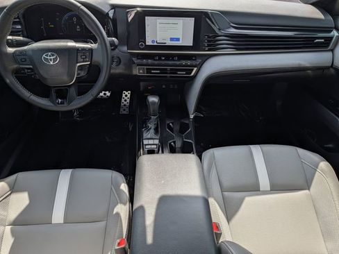 Used 2025 Toyota Camry SE w/ Convenience Package FWD image 11