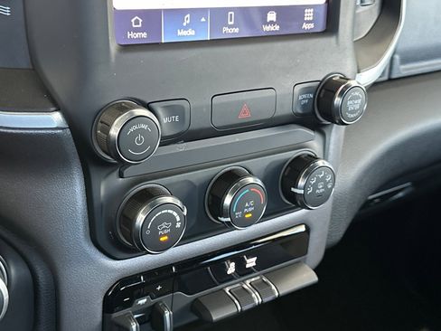 Used 2024 RAM 2500 Big Horn w/ Bed Utility Group image 30