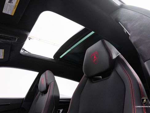 Used 2024 Lamborghini Urus S image 34