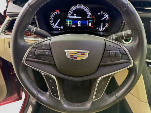 Used 2018 Cadillac XT5 Luxury w/ Driver Awareness Package FWD image 13