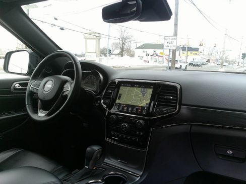 Used 2019 Jeep Grand Cherokee Limited X image 25