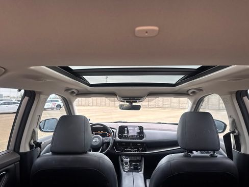 Certified 2022 Nissan Rogue Platinum w/ Head-Up Display Package FWD image 32