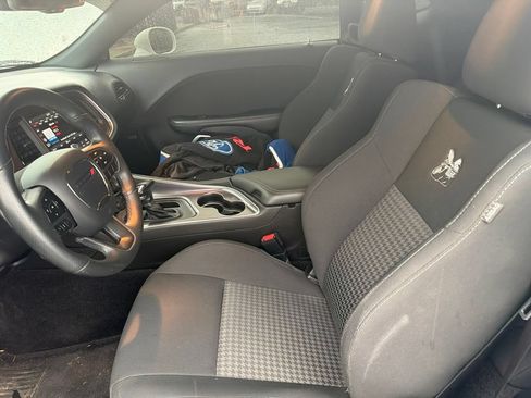 Used 2018 Dodge Challenger R/T Scat Pack RWD image 5