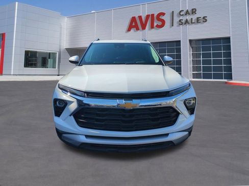 Used 2025 Chevrolet TrailBlazer LT image 2