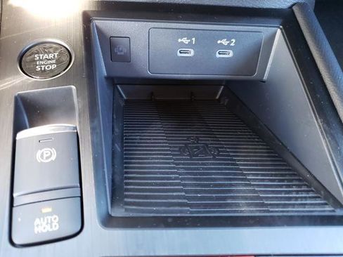 New 2026 Nissan Kicks SR w/ Cold Weather Package AWD/4WD image 18