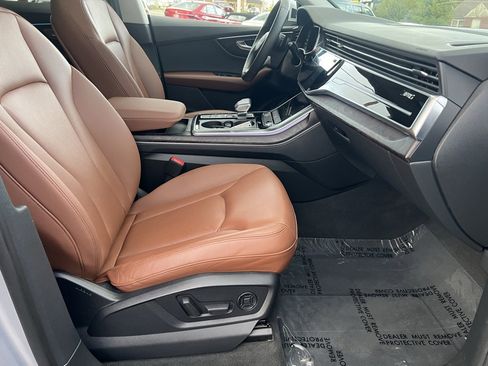 Used 2022 Audi Q8 Premium Plus w/ Premium Plus Package image 33