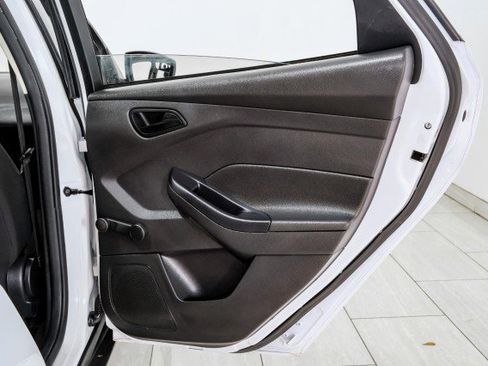 Used 2017 Ford Focus S FWD image 40