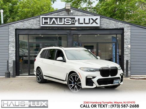 Used 2021 BMW X7 xDrive40i w/ M Sport Package AWD/4WD image 1