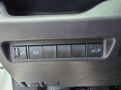Used 2021 Toyota RAV4 XLE Premium FWD image 20