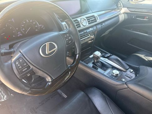 Used 2014 Lexus LS 460 w/ Comfort Package RWD image 34
