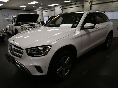 Used 2022 Mercedes-Benz GLC 300 4MATIC image 4