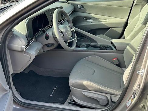 Used 2023 Hyundai Elantra SEL w/ Cargo Package image 15