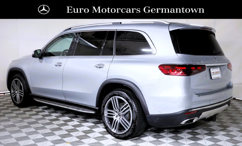 Used 2026 Mercedes-Benz GLS 450 4MATIC image 4