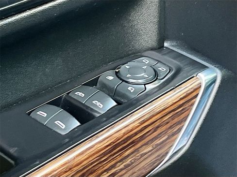 Used 2021 Chevrolet Silverado 1500 High Country w/ Technology Package image 18