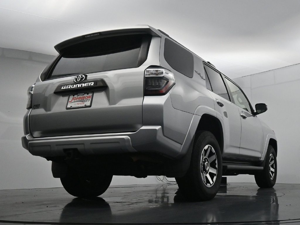 Used 2021 Toyota 4Runner TRD Off-Road AWD/4WD image 36