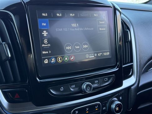 Used 2023 Chevrolet Traverse Premier image 17