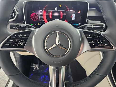 Used 2026 Mercedes-Benz GLC 300 image 22