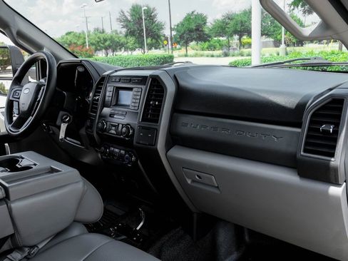 Used 2019 Ford F350 XL w/ Power Equipment Group image 13