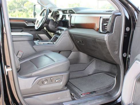Used 2025 GMC Sierra 2500 Denali w/ Denali Reserve Package AWD/4WD image 7