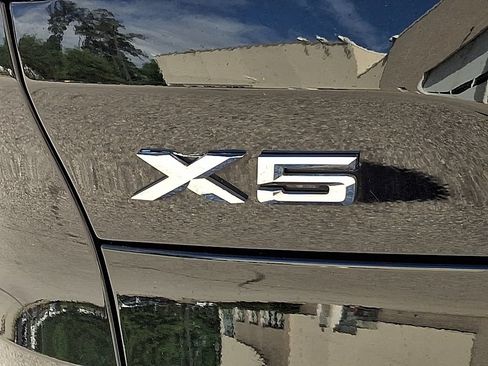 Used 2022 BMW X5 xDrive40i w/ Climate Comfort Package AWD/4WD image 34