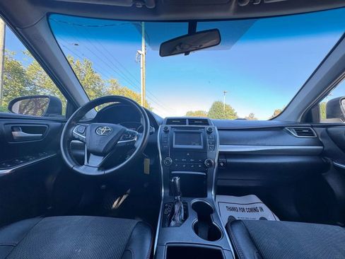 Used 2016 Toyota Camry SE FWD image 14