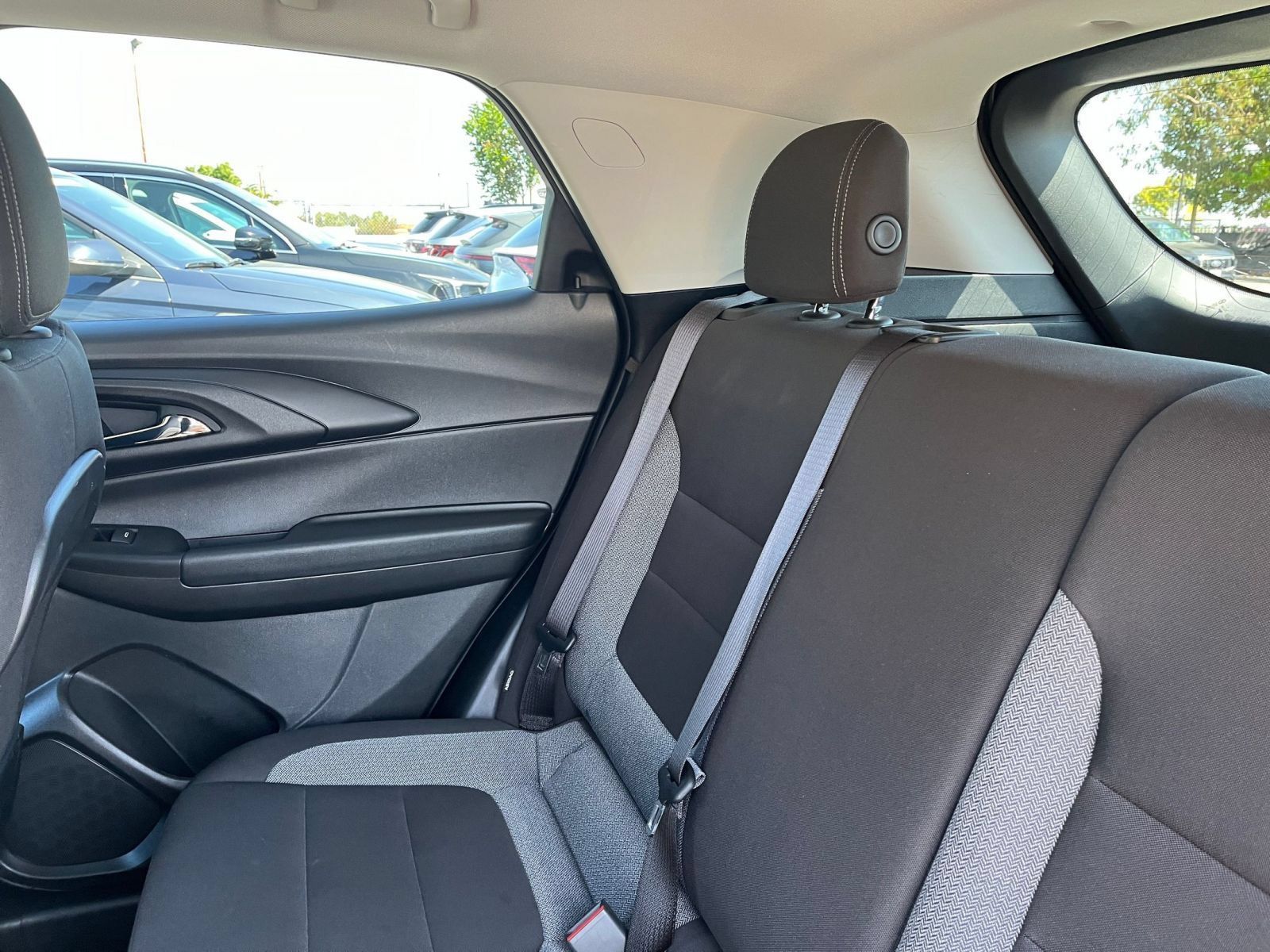 Used 2025 Chevrolet TrailBlazer LT FWD image 39