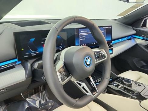 Used 2025 BMW i5 xDrive40 w/ M Sport Package image 20