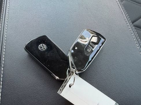 Used 2024 Volkswagen Atlas SE FWD image 18