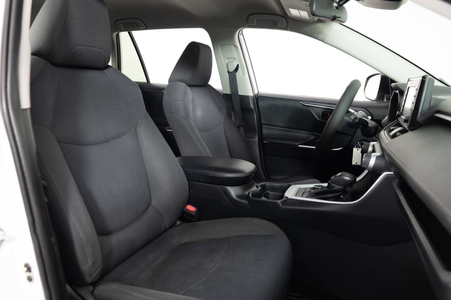 Used 2020 Toyota RAV4 LE w/ All Weather Liner Package AWD/4WD image 26