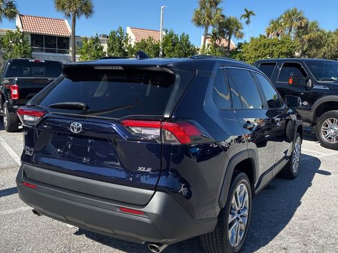 Used 2022 Toyota RAV4 XLE Premium image 5