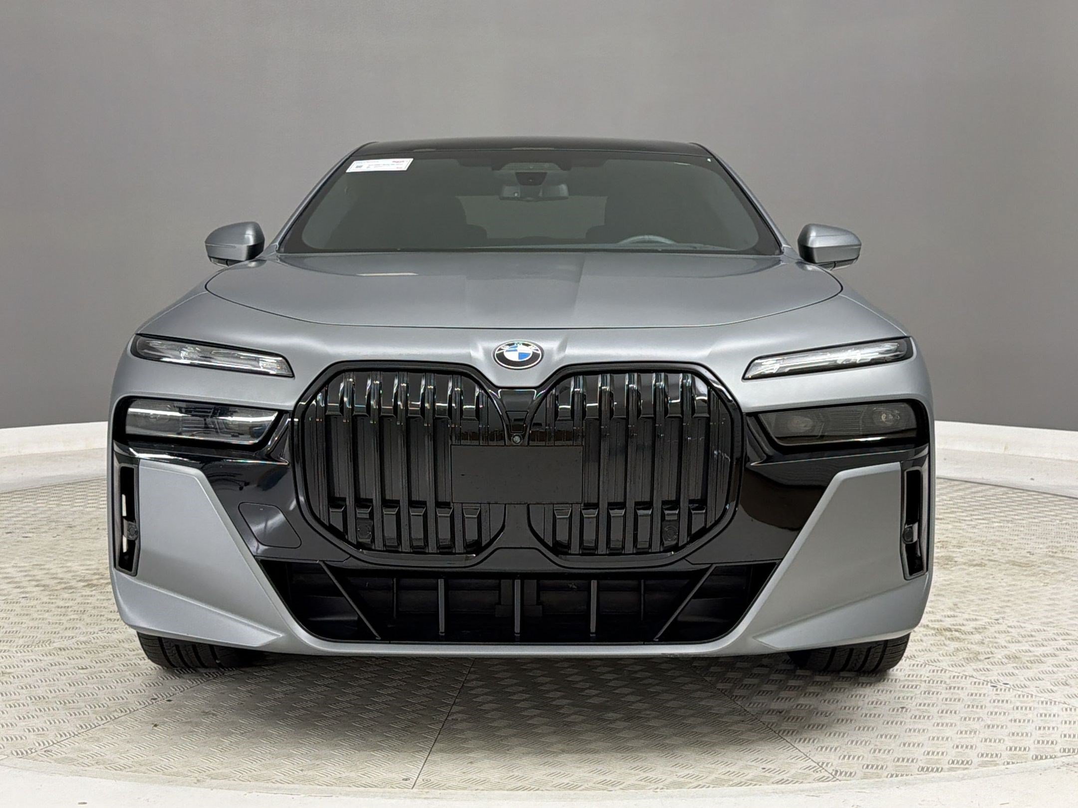Certified 2024 BMW 760i xDrive w/ Executive Package AWD/4WD image 6
